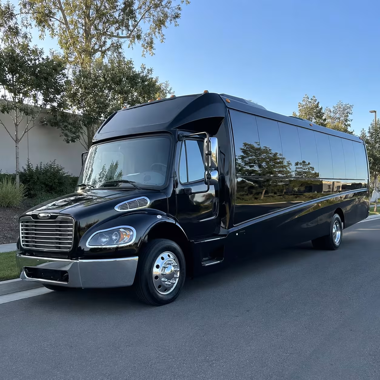 costa mesa 15 passenger minibus rental
